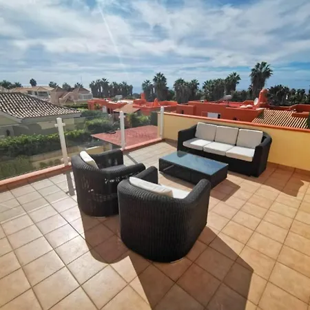 Samarina En La Prestigiosa Zona De La Caleta Golf * אדחה