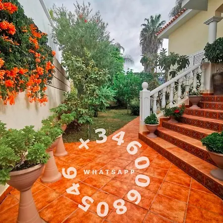 Samarina En La Prestigiosa Zona De La Caleta Golf Villa