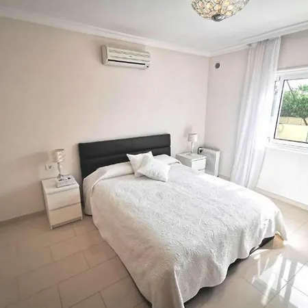 Samarina En La Prestigiosa Zona De La Caleta Golf וילה אדחה